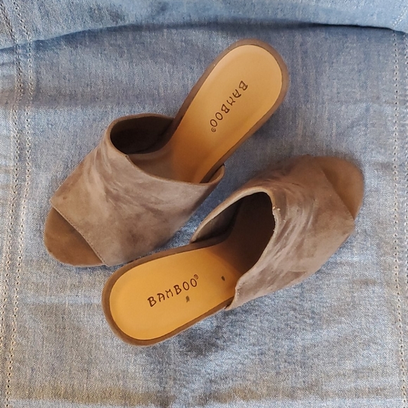 Taupe suede slide heel - Picture 3 of 3